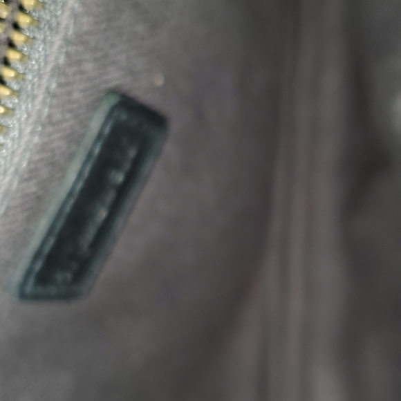 Madewell Clutch in GUC with magnetic security - Picture 5 of 8